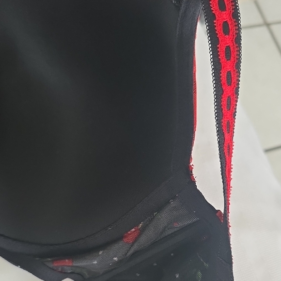 Torrid Red Lace and Black With Cherrirs Print Underwire Bra 46C - Picture 6 of 8